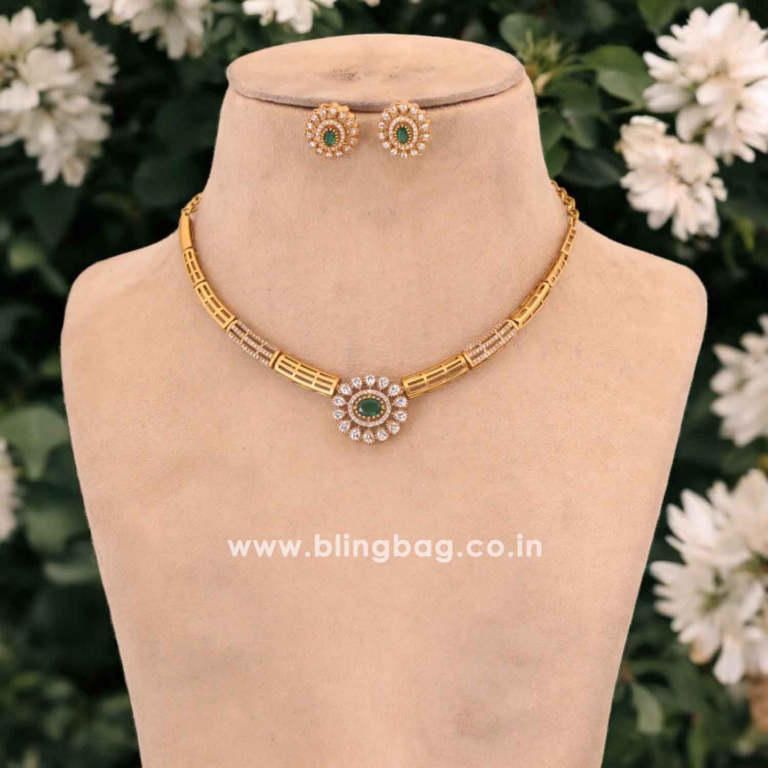 Emerald Parmila Hasli Antique Jewellery Set-New Arrival - Image 2