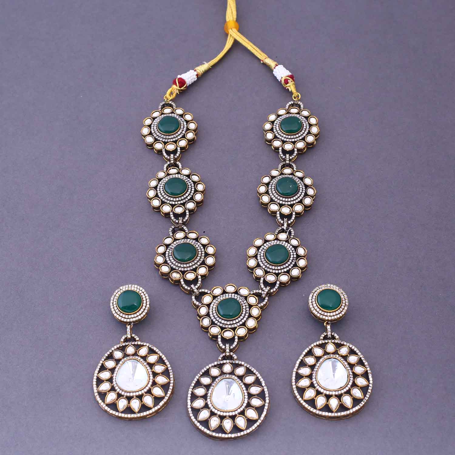 Emerald Petra Victorian Jewellery Set - New Arrival - Image 4