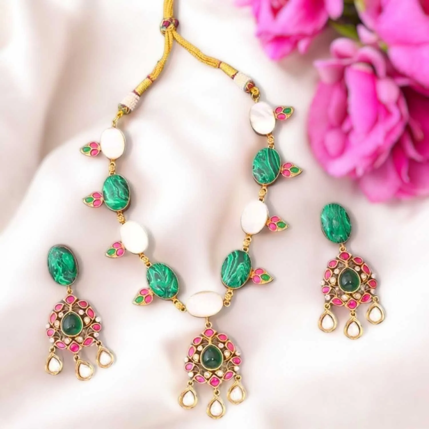 Emerald Pranitha Kundan Jewellery Set - Image 3