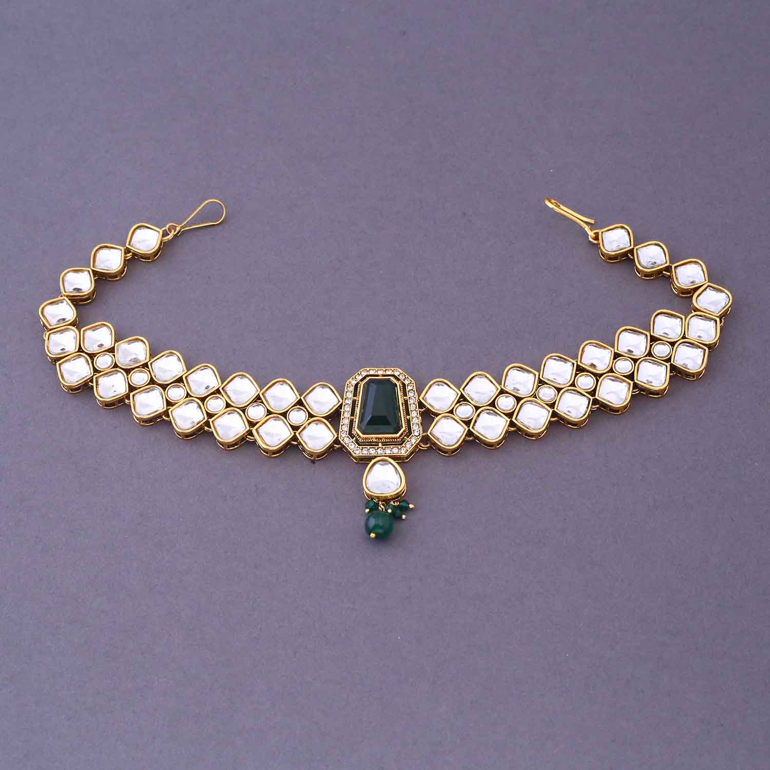 Emerald Pranjalli Bridal Jewellery Set - Image 4