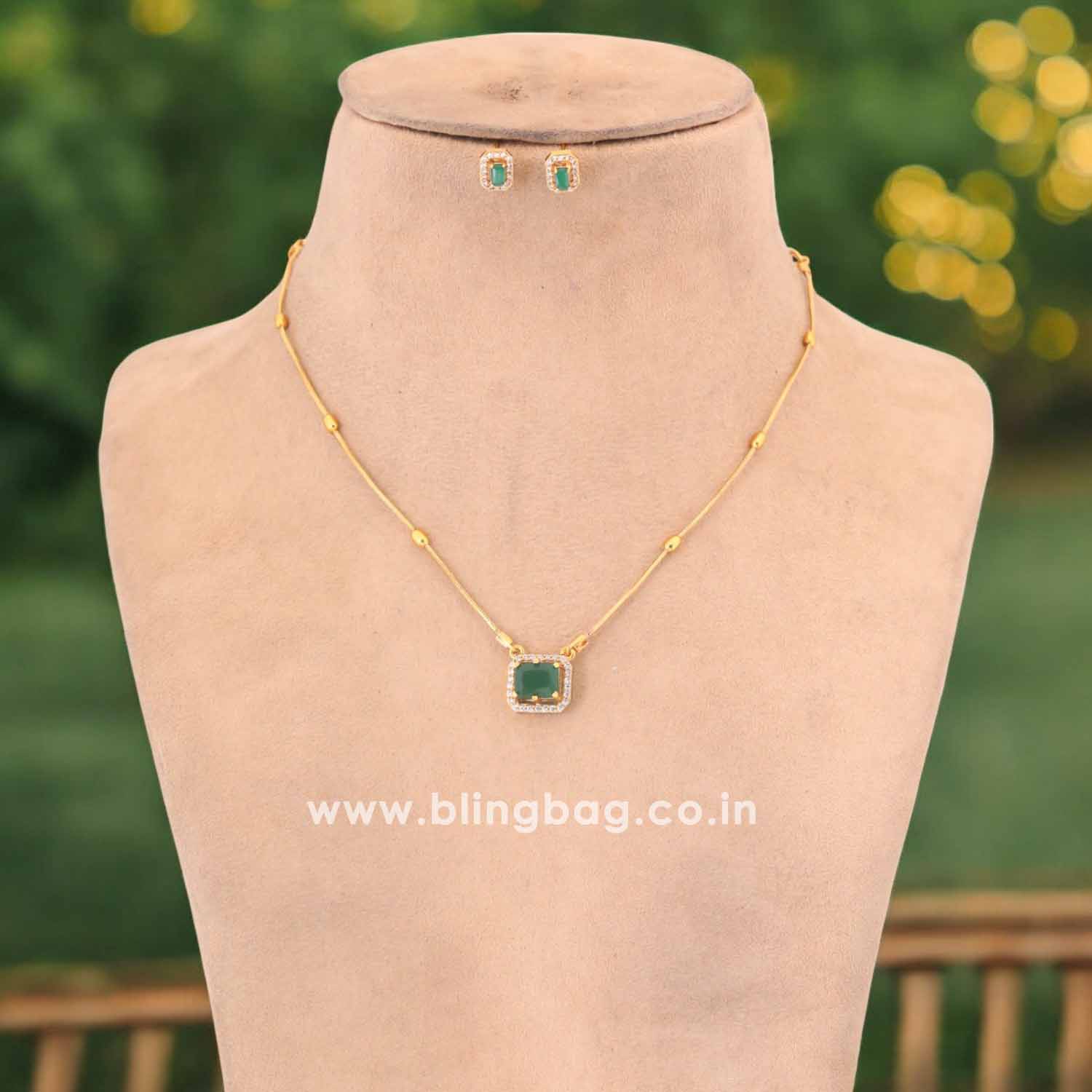 Emerald Purmi Antique Pendant Set-New Arrival - Image 2