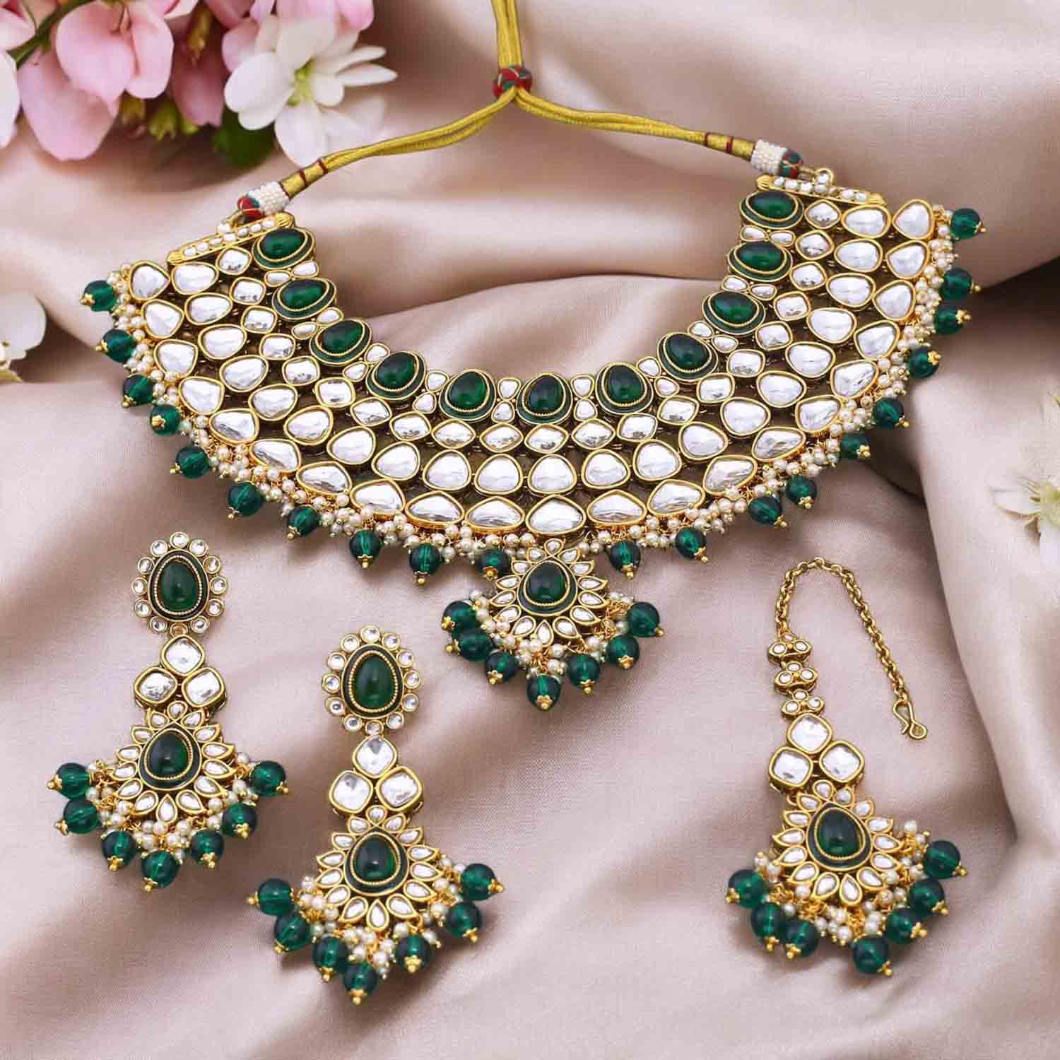 Emerald Rauhana Kundan Jewellery Set - Image 2