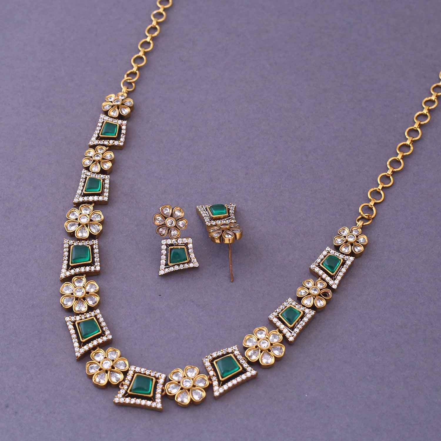 Emerald Ruthya Victorian Jewellery Set- New Arrival - Image 4