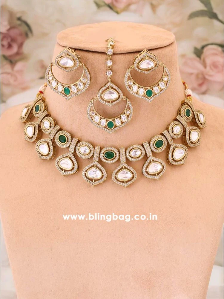Emerald Scatt Victorian Jewellery Set - Image 2