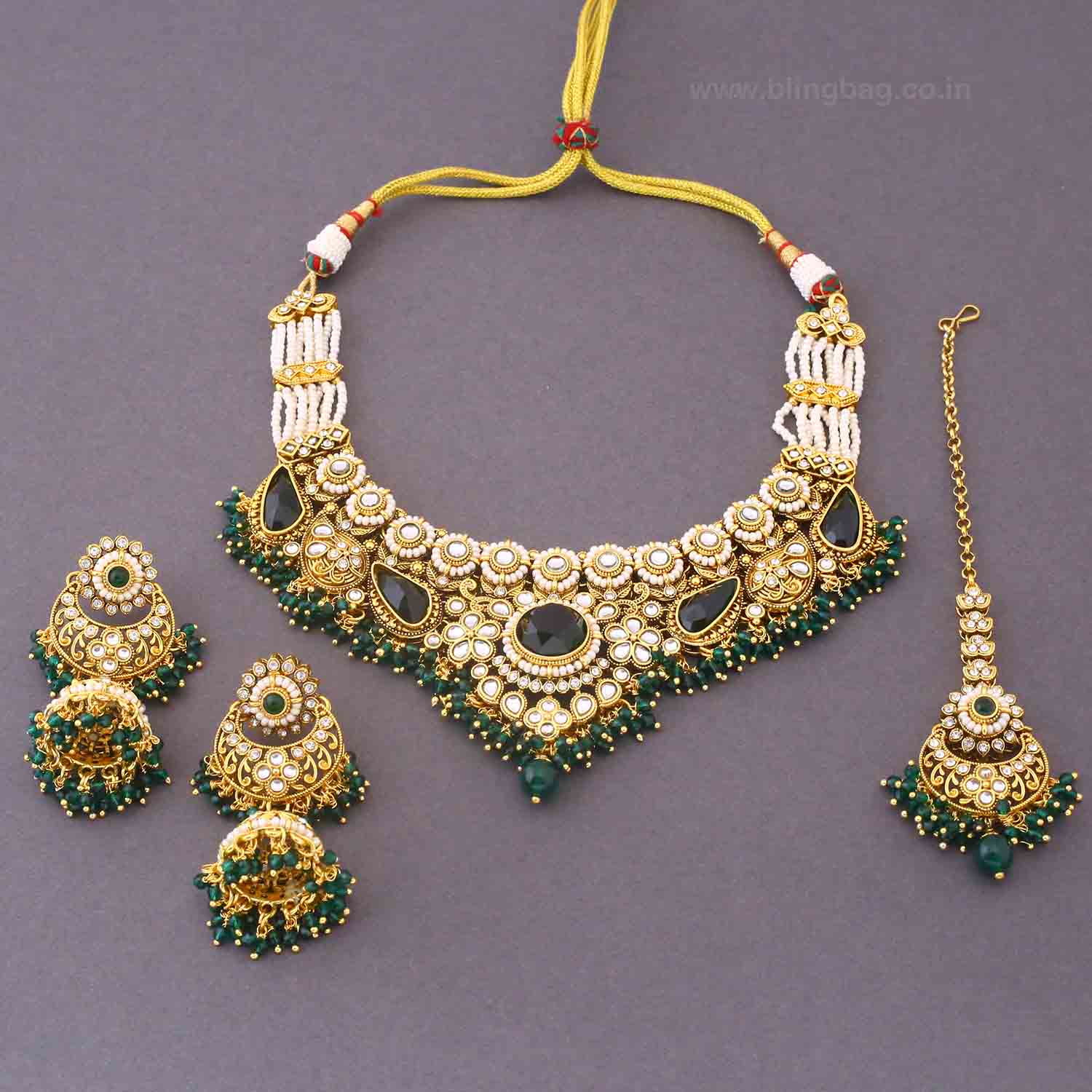 Emerald Selvi Kundan Jewellery Set - Image 4
