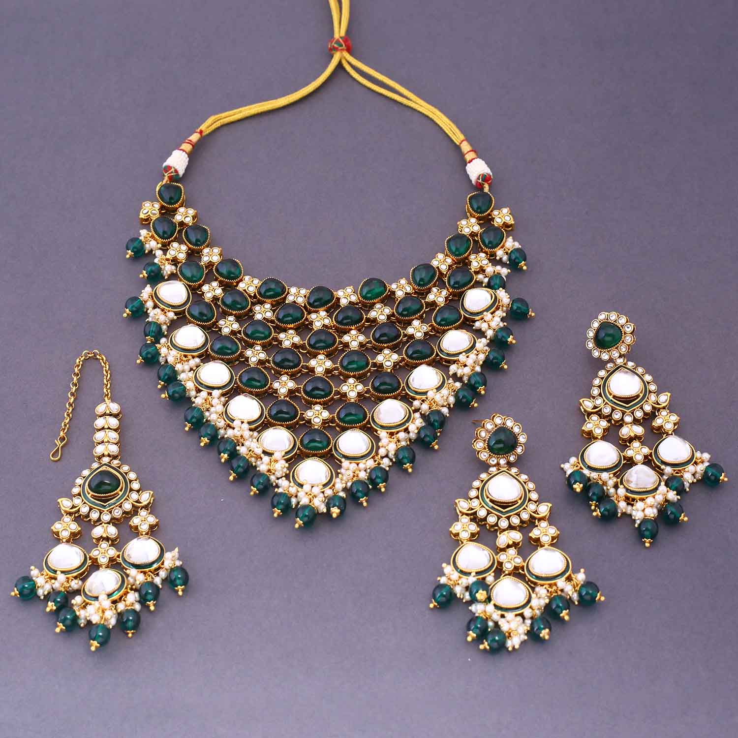 Emerald Shiyana Kundan Jewellery Set - Image 4