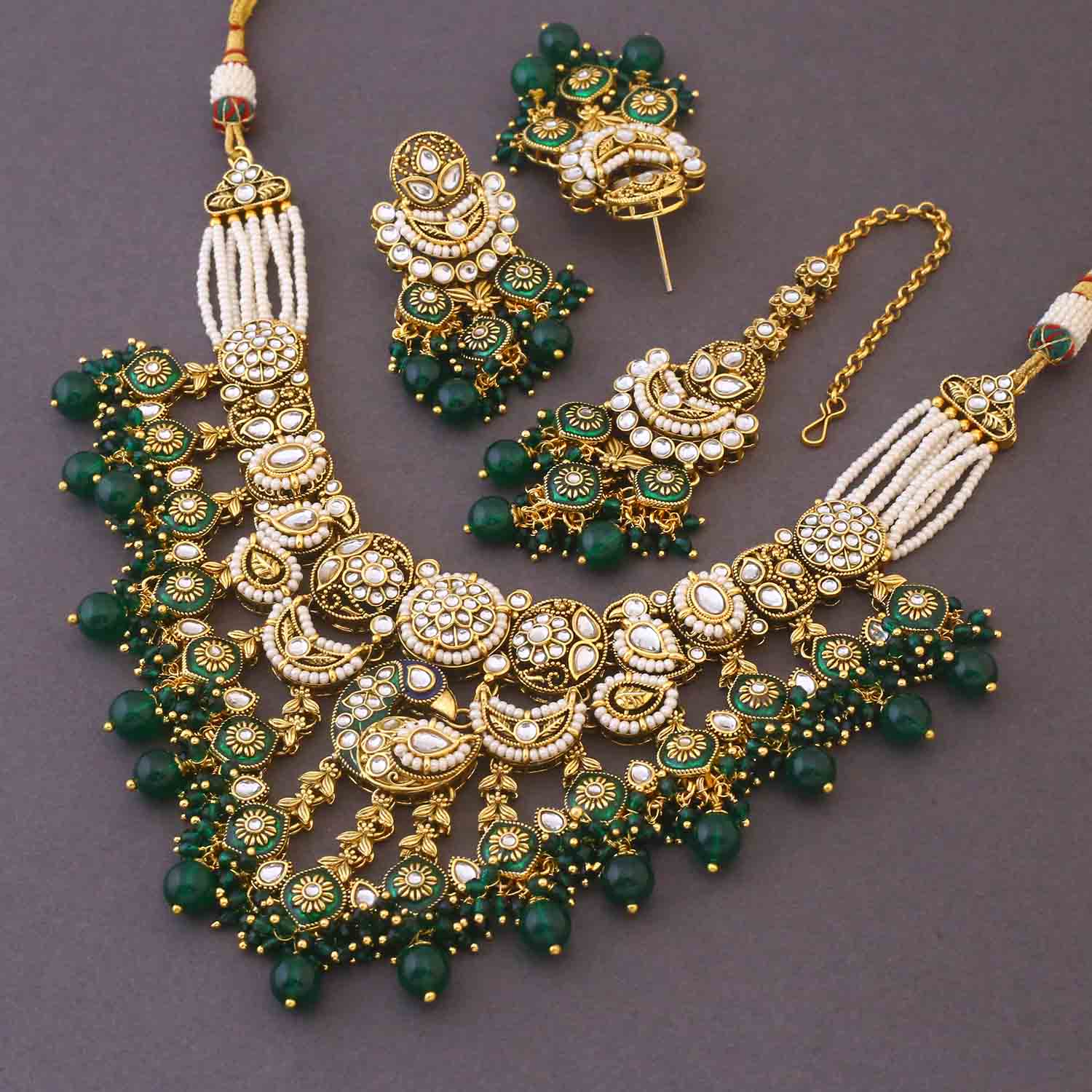 Emerald Srujana Kundan Jewellery Set - Image 5
