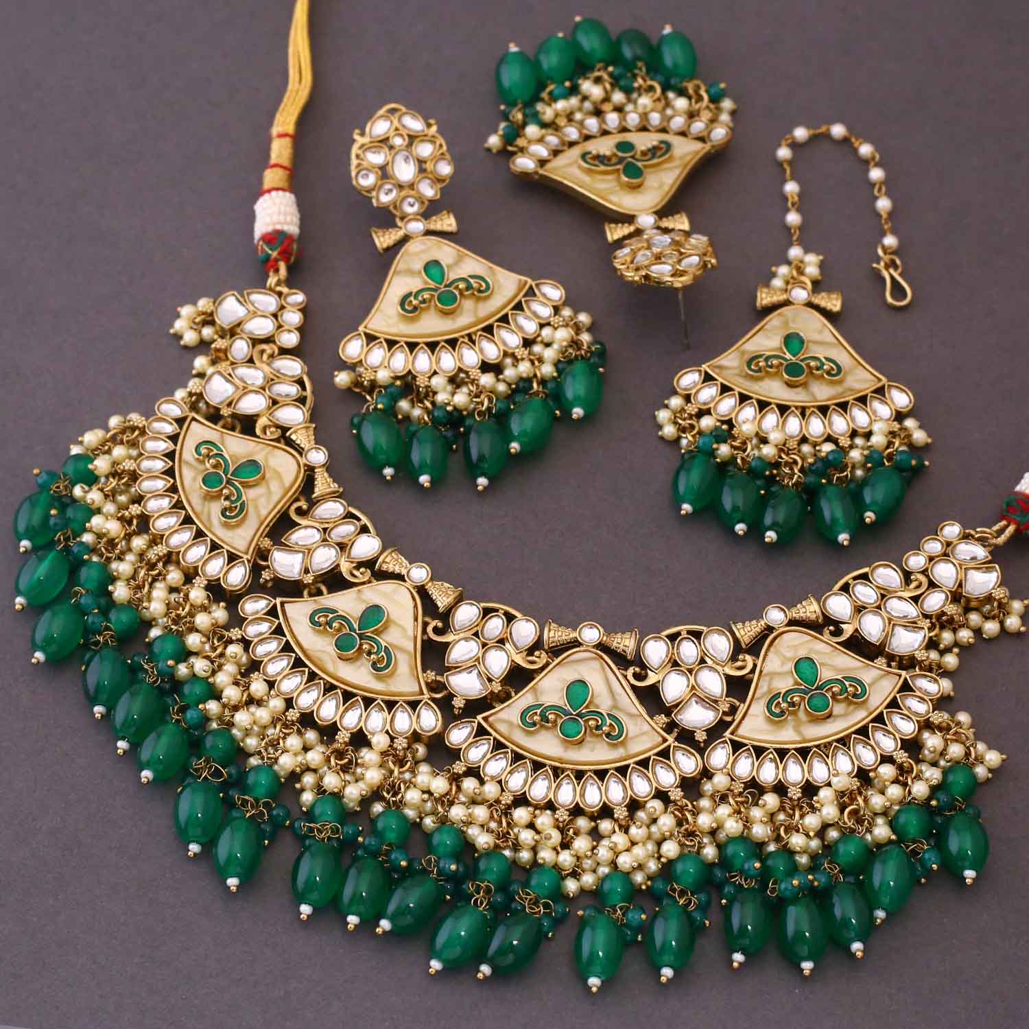 Emerald Udyati Kundan Jewellery Set - Image 5