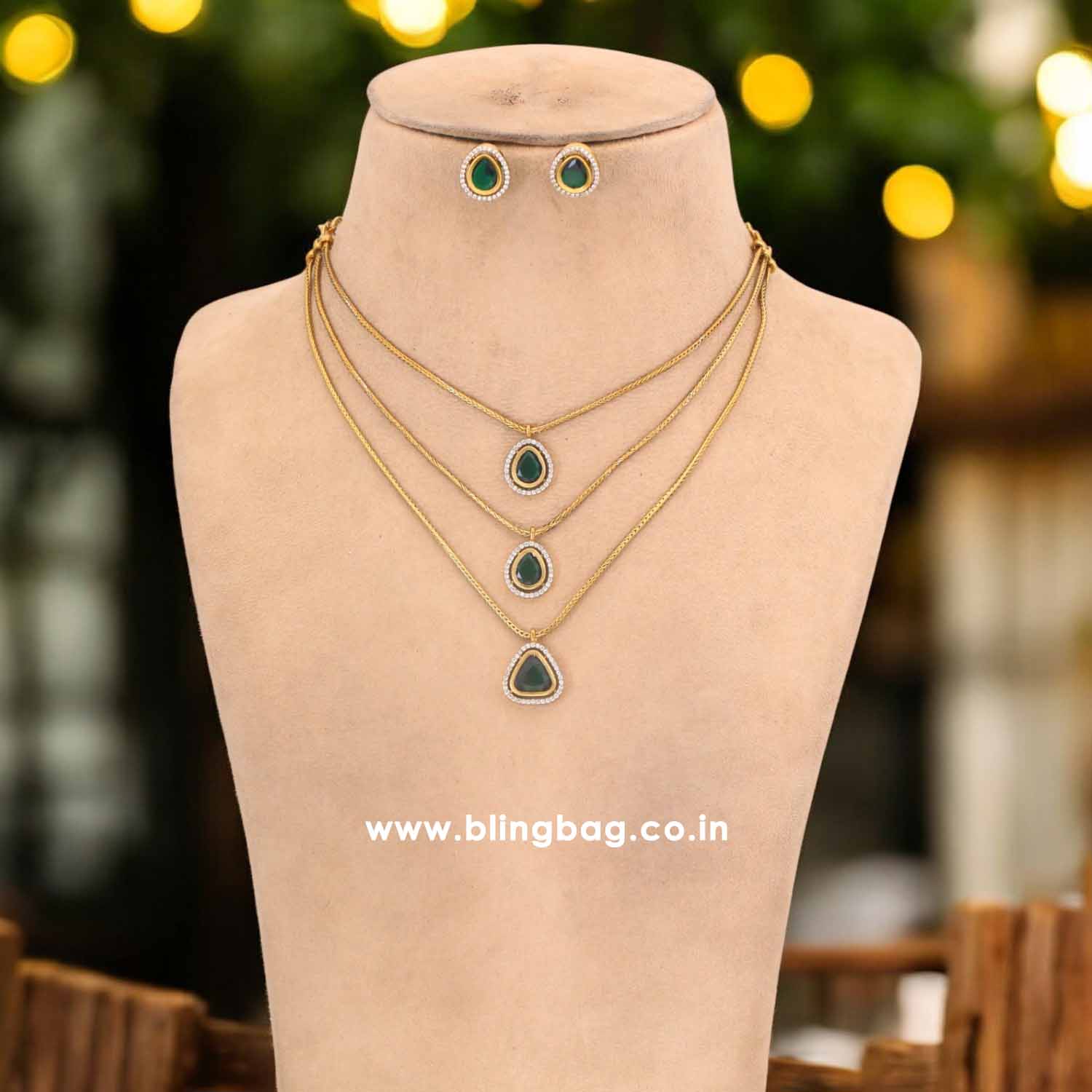 Emerald Varnamayi Antique Jewellery Set - New Arrival - Image 2