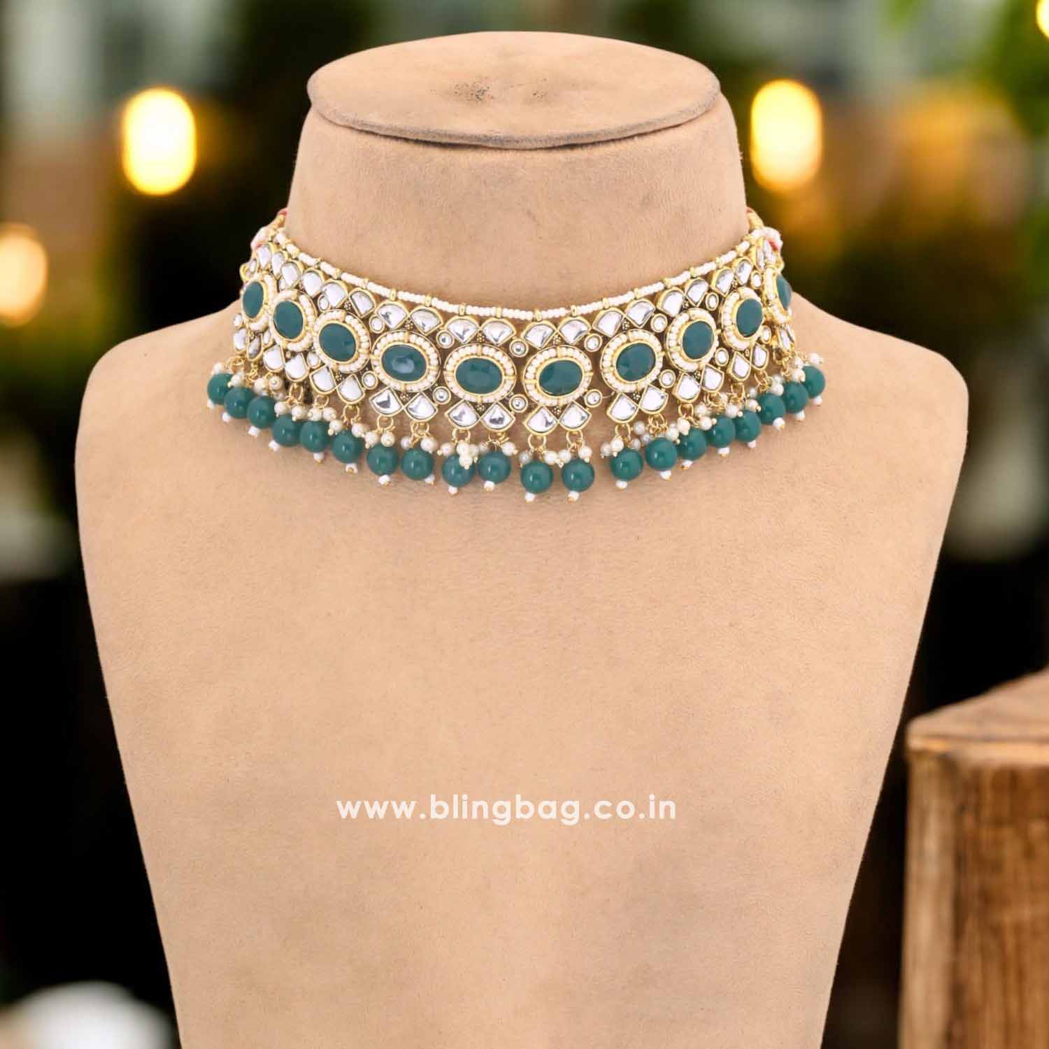 Emerald Viandra Kundan Jewellery Set - Image 2
