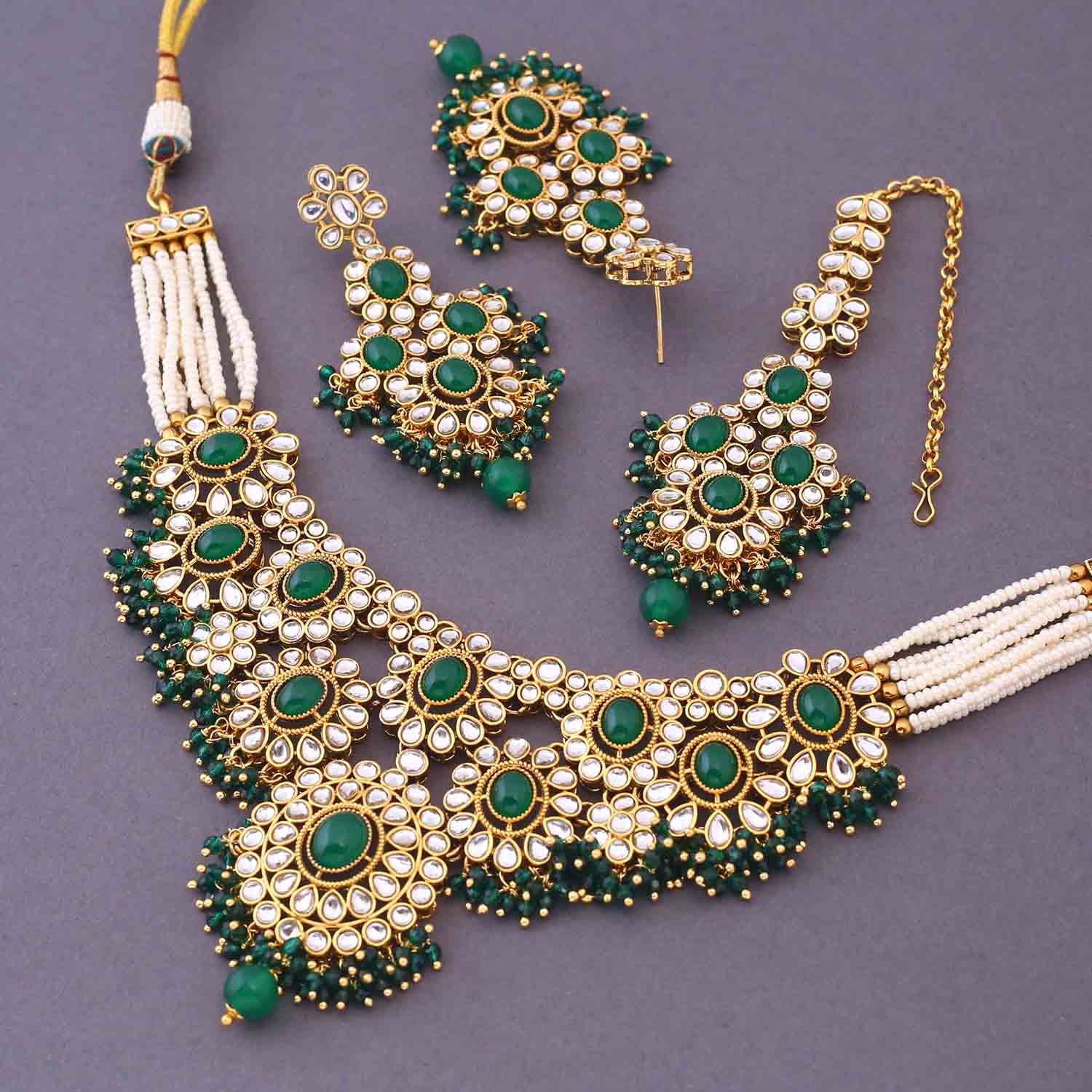 Emerald Vidhuta Kundan Jewellery Set - Image 5