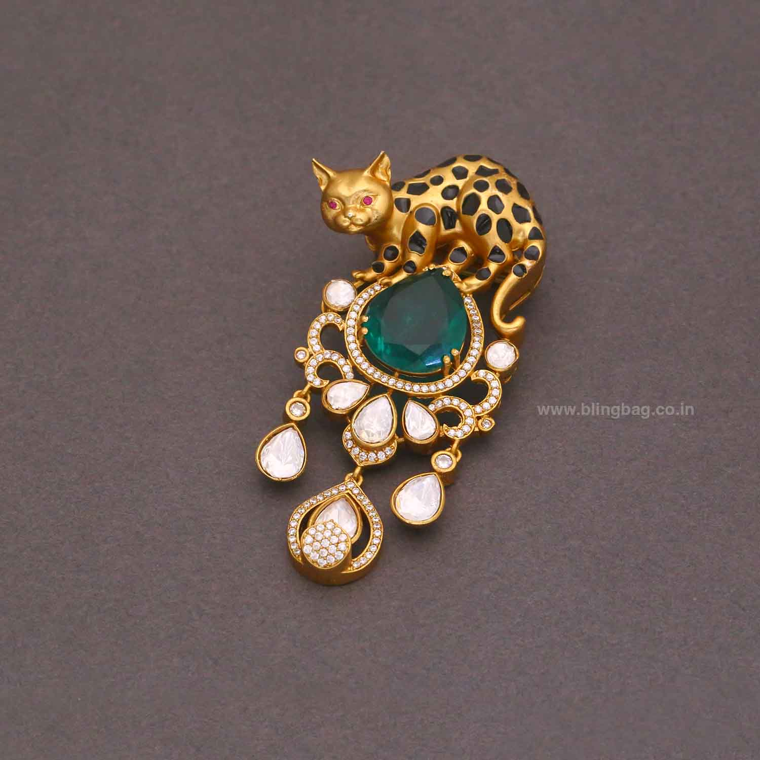 Emerald Vintage Cat Brooch - Image 4