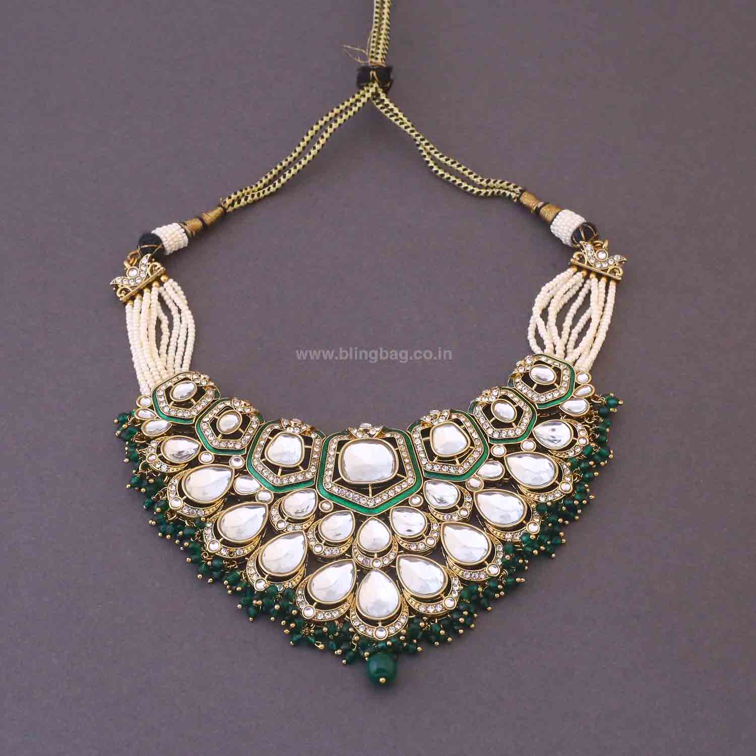 Emerald Yajna Bridal Jewellery Set - Image 3