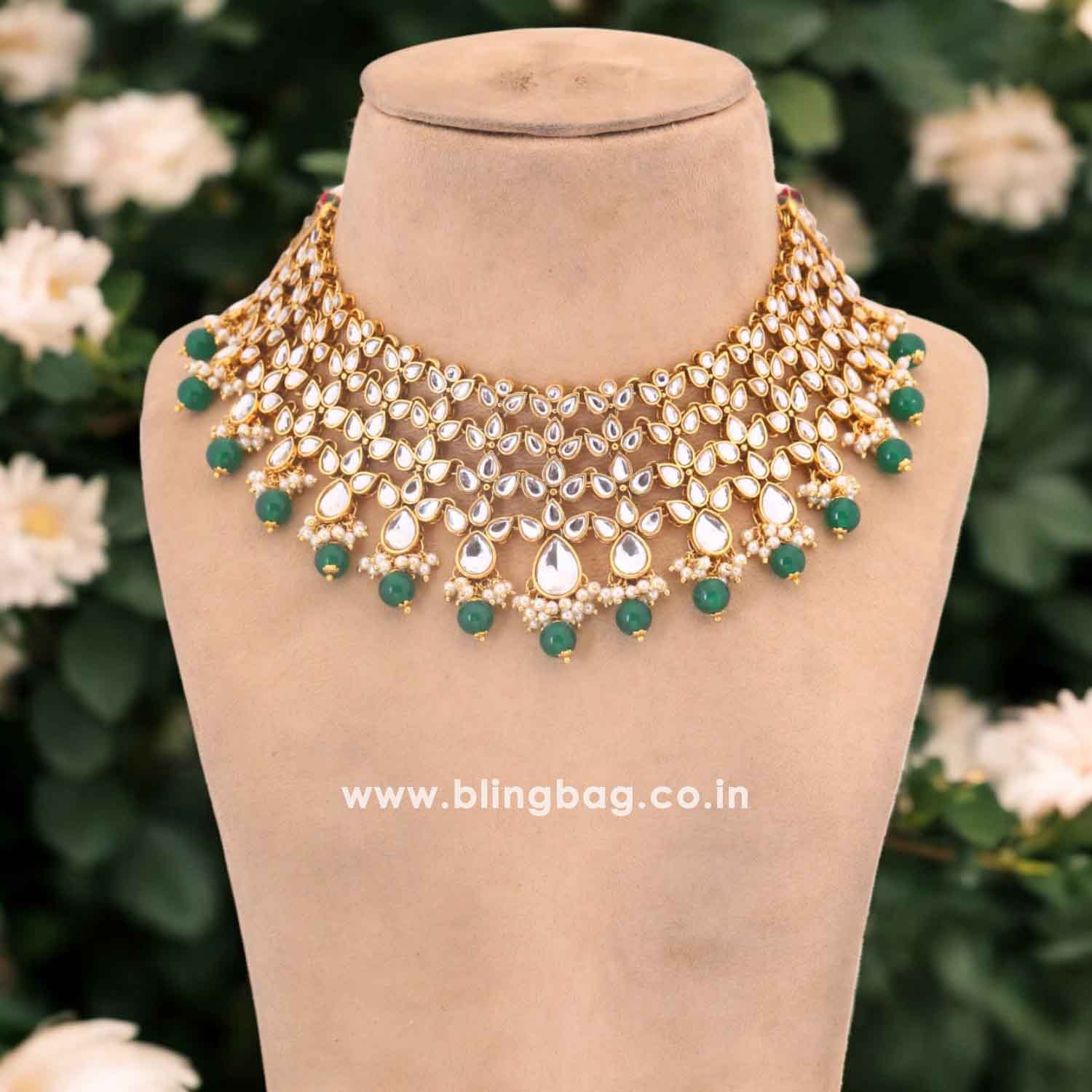 Emerald Zaida Kundan Jewellery Set - Image 2