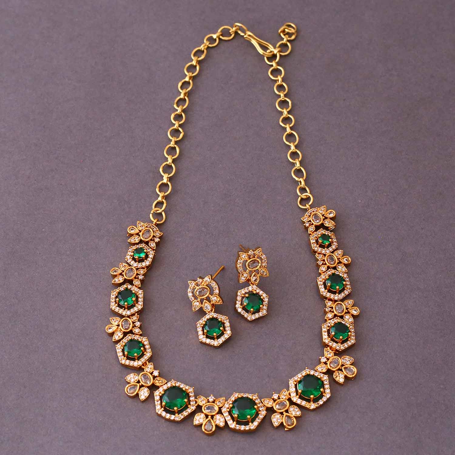Emerald Zariah Victorian Jewellery Set - New Arrival - Image 3
