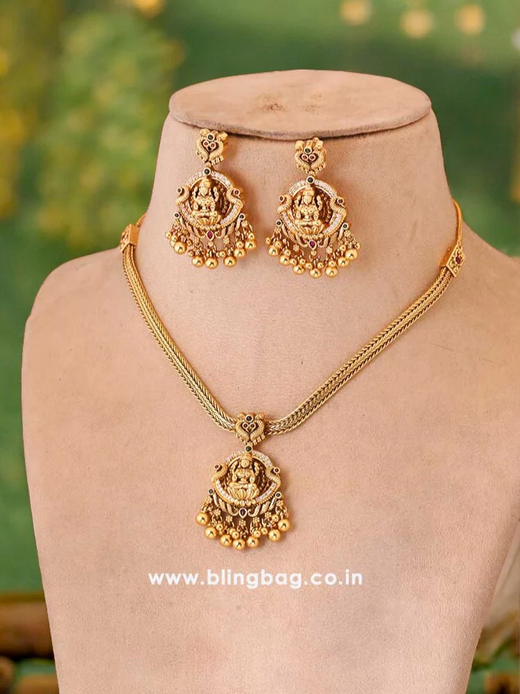 Golden Aanya Pendant Set - Image 2