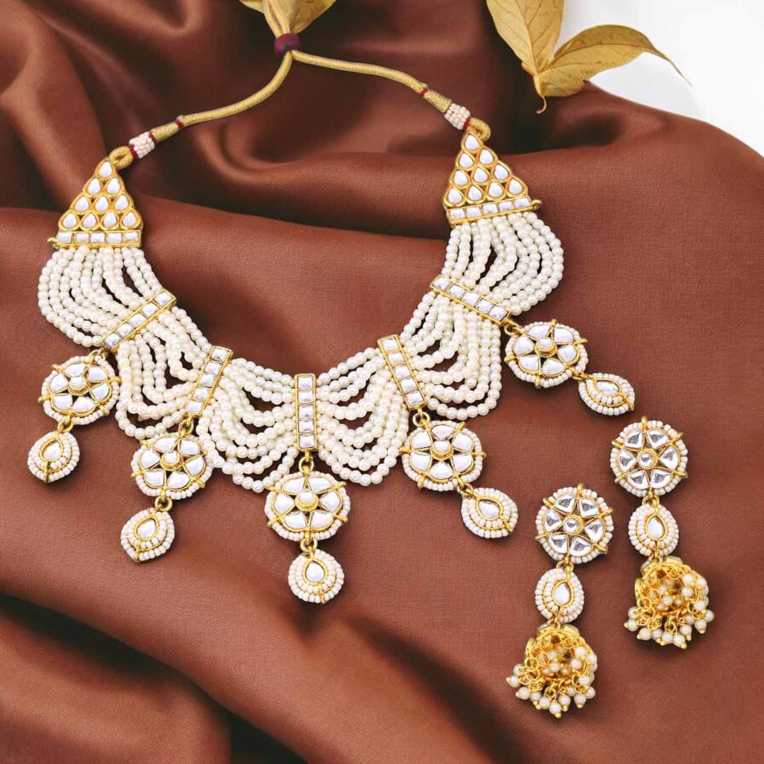Golden Aarna Kundan Jewellery Set - Image 2