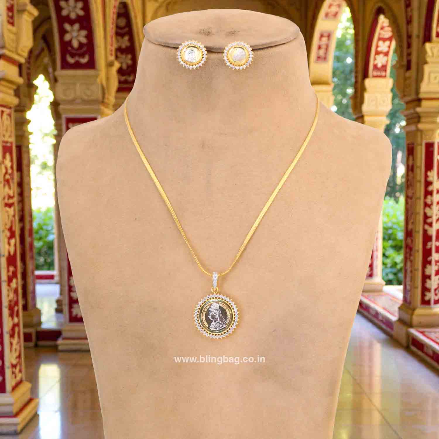 Golden Ameliae Pendant Set - Image 3