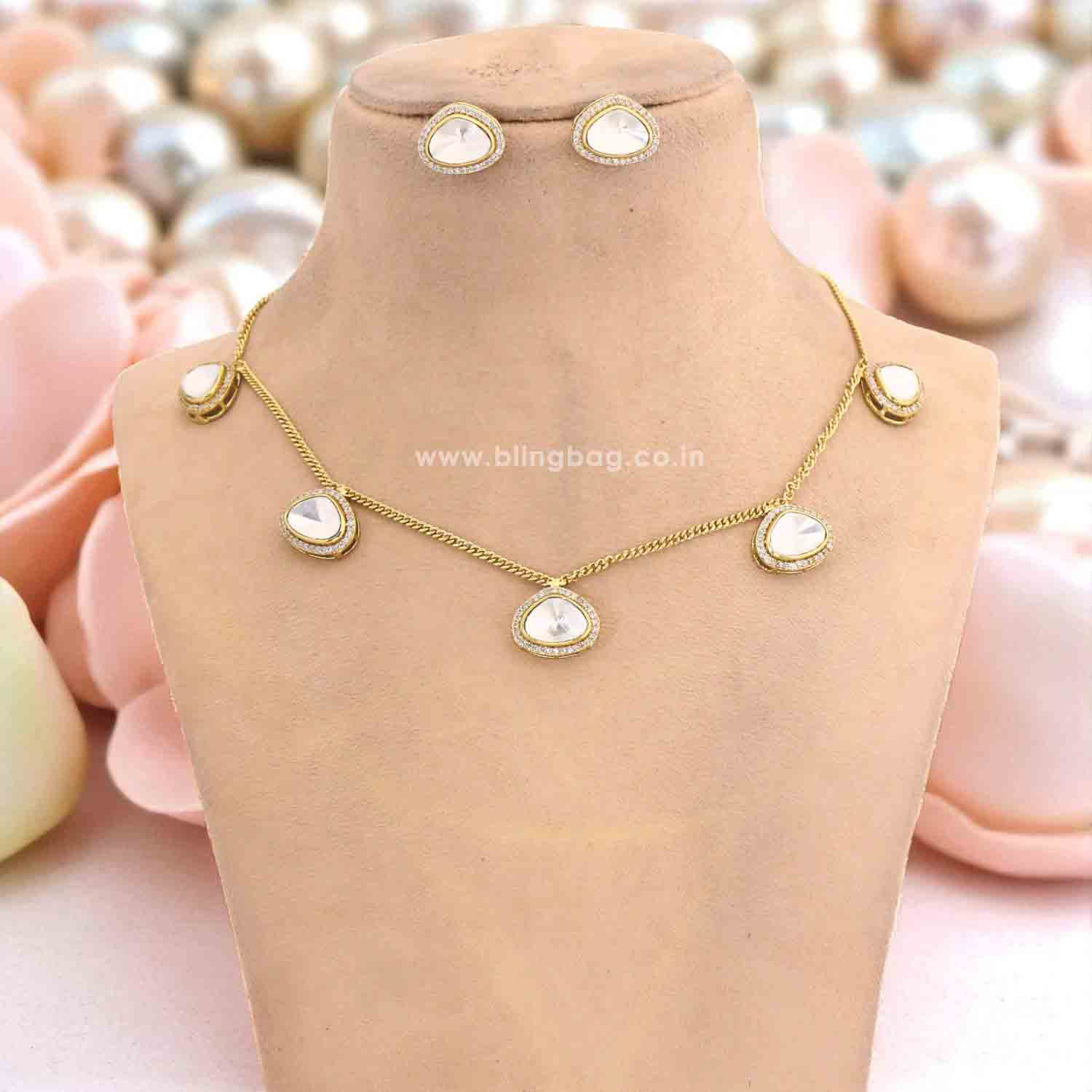 Golden Amoriah Pendant Set - Image 3
