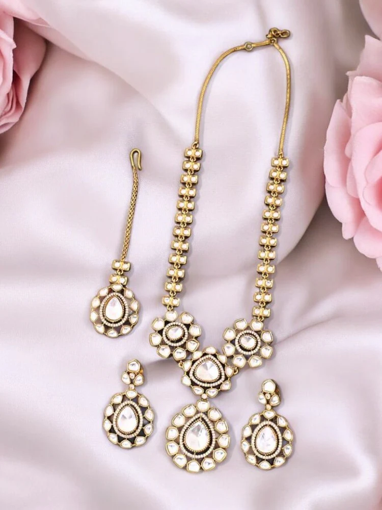 Golden Arlene Zirconia Jewellery Set - Image 2