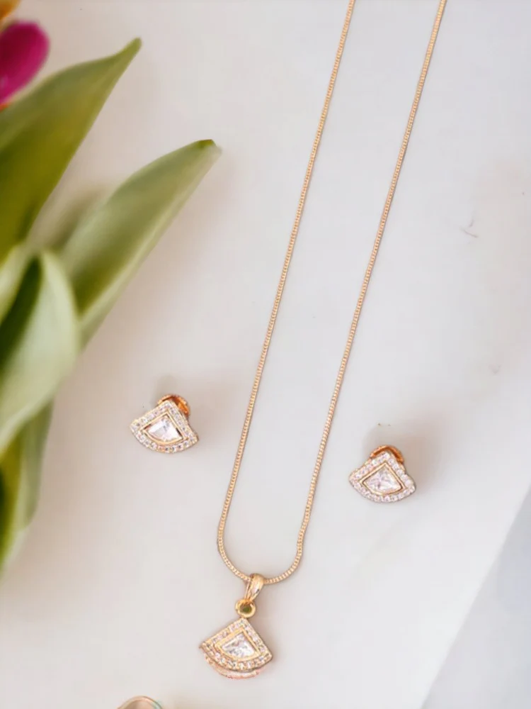 Golden Arwen Pendant Set - Image 2