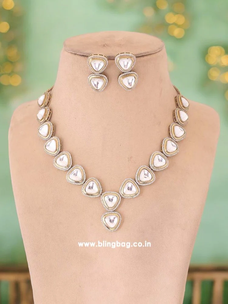 Golden Aubrieta Zirconia Jewellery Set