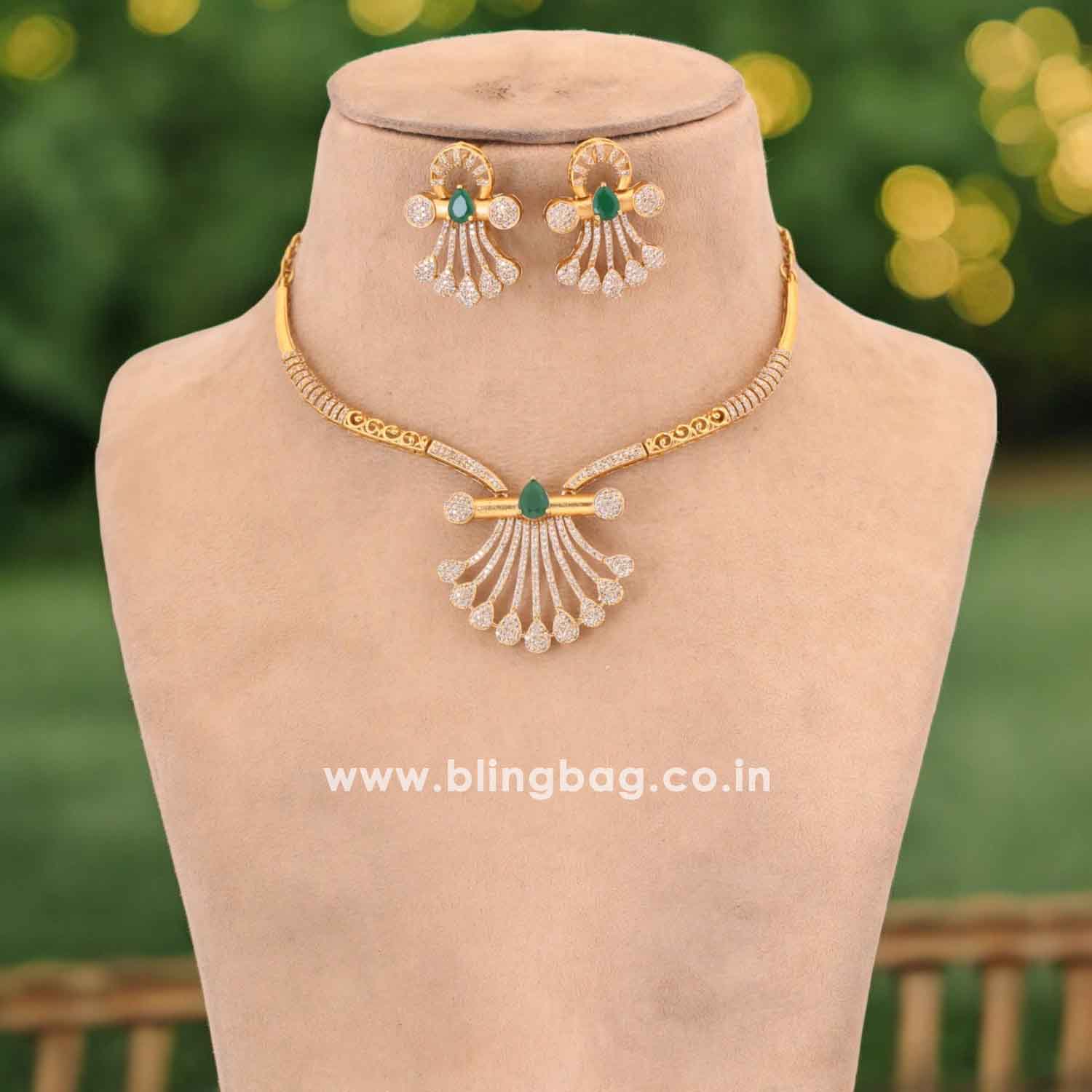 Golden Aureeti Hasli Antique Jewellery Set-New Arrival - Image 2