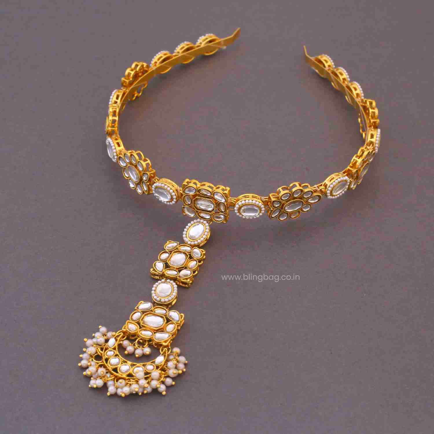 Golden Bhavyai Hairband With Tikka - Image 3
