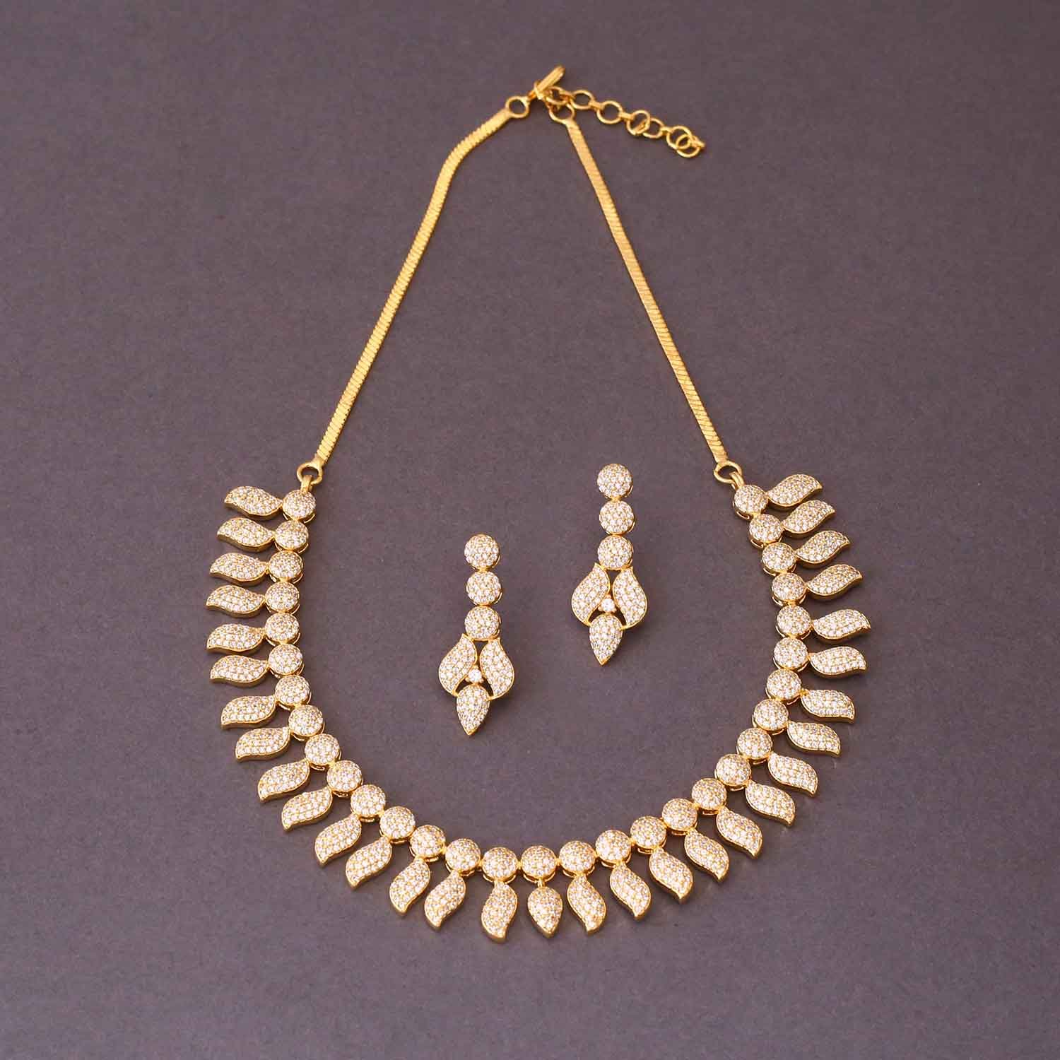 Golden Brooklyn Zirconia Jewellery Set - Image 3