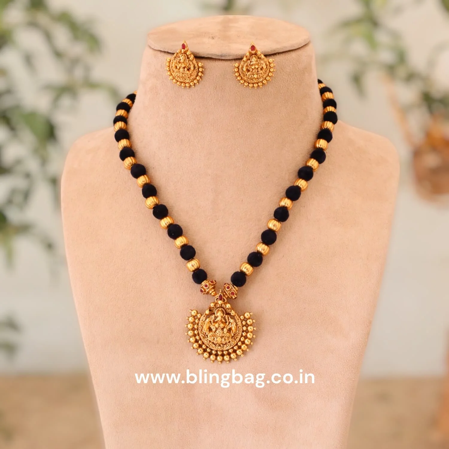 Golden Chandika Temple Pendant Set- New Arrival - Image 2