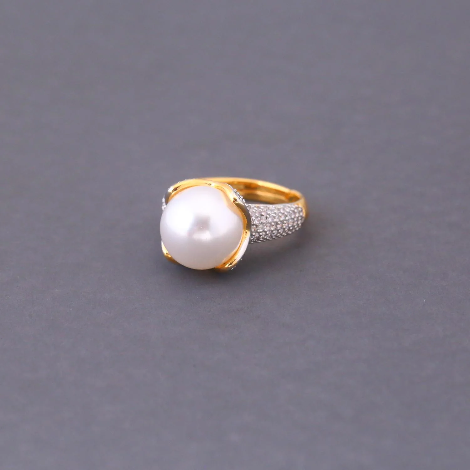 Golden Dihie Adjustable Ring - Image 3