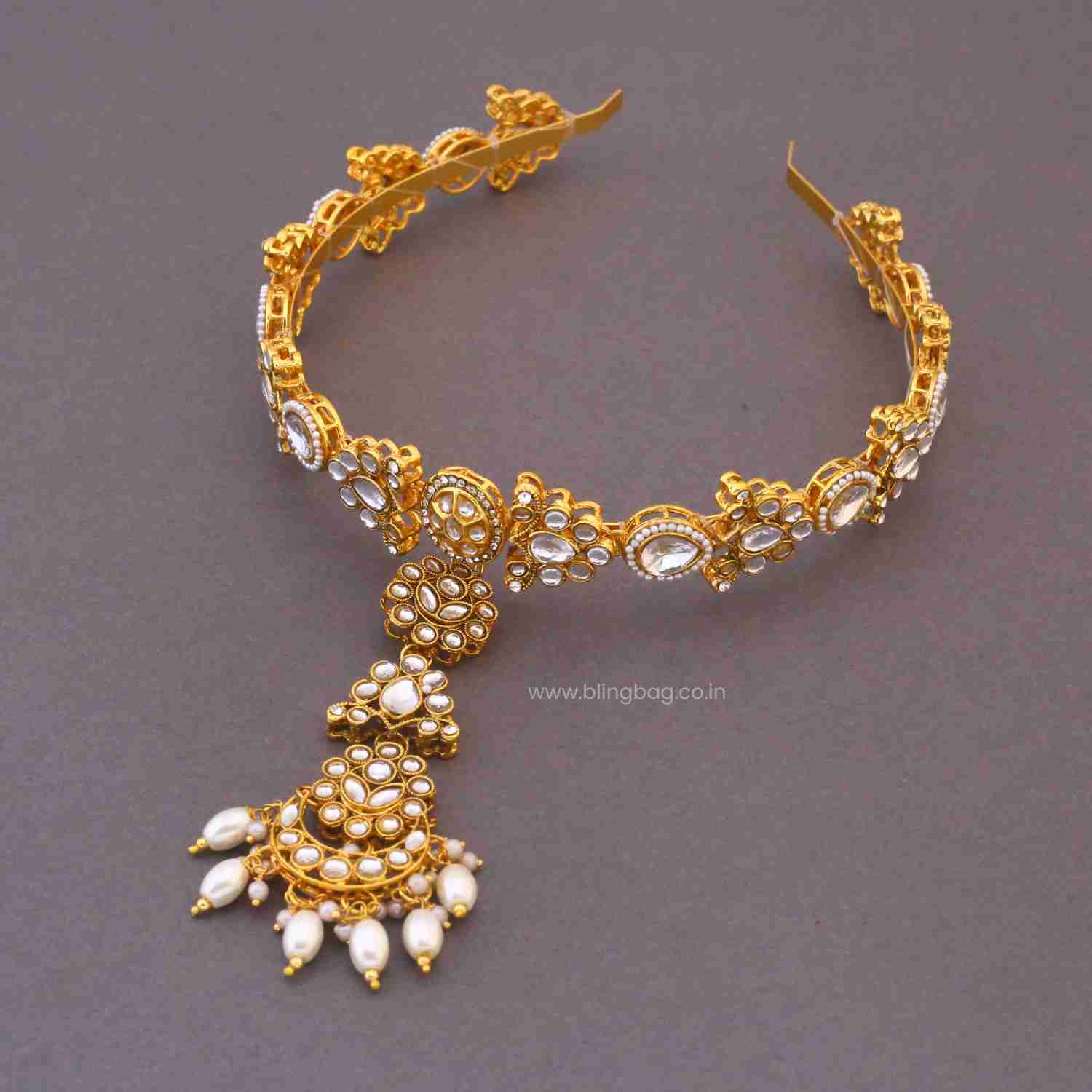 Golden Divyai Hairband With Tikka - Image 3
