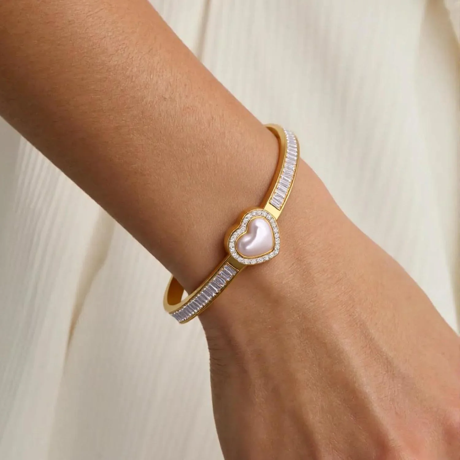 Golden Everleigh Bracelet - Image 3