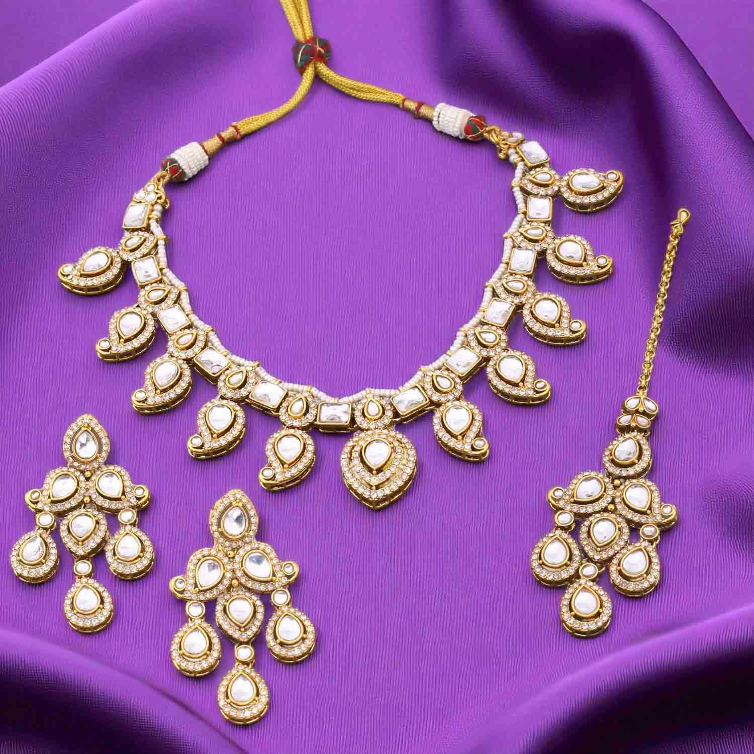 Golden Fariha Kundan Jewellery Set - Image 2