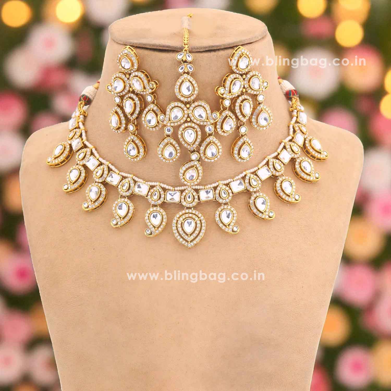 Golden Fariha Kundan Jewellery Set - Image 3