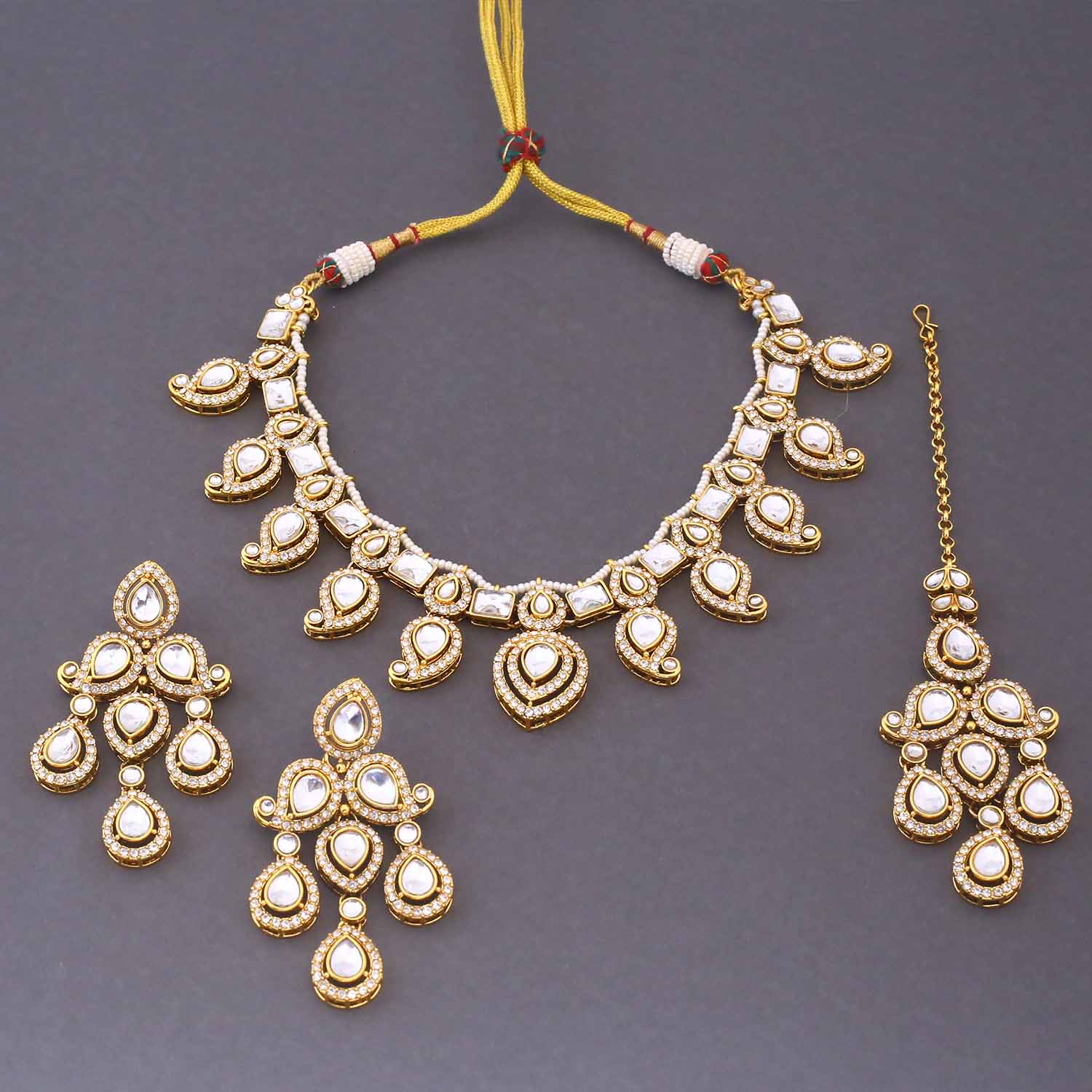 Golden Fariha Kundan Jewellery Set - Image 4