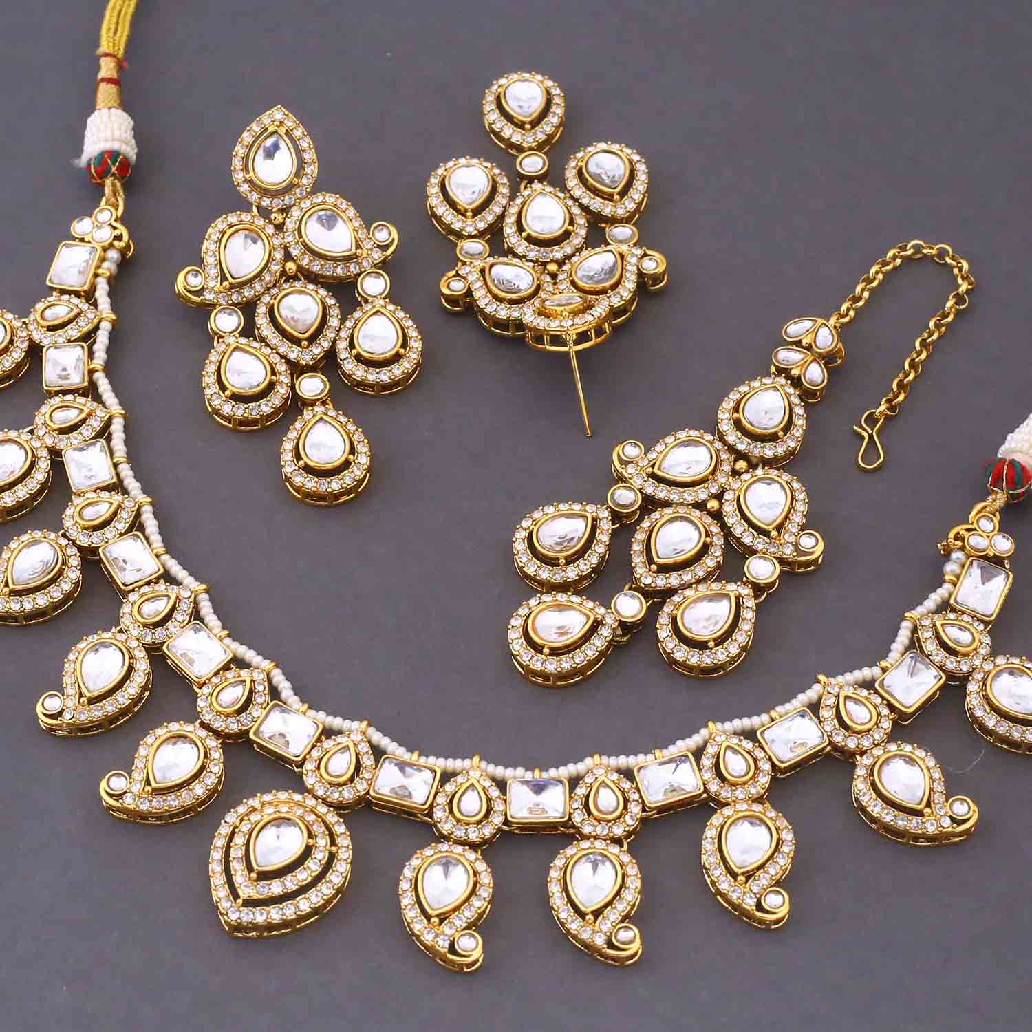 Golden Fariha Kundan Jewellery Set - Image 5