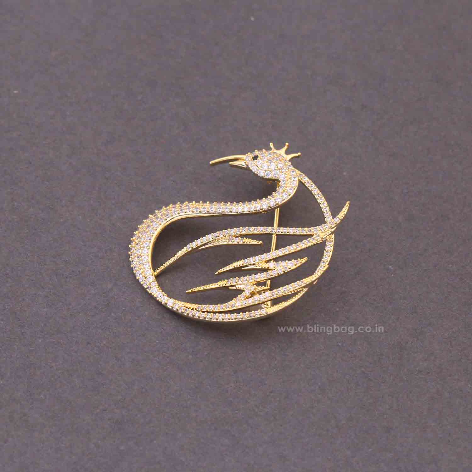 Golden Feather Crown Brooch - Image 4