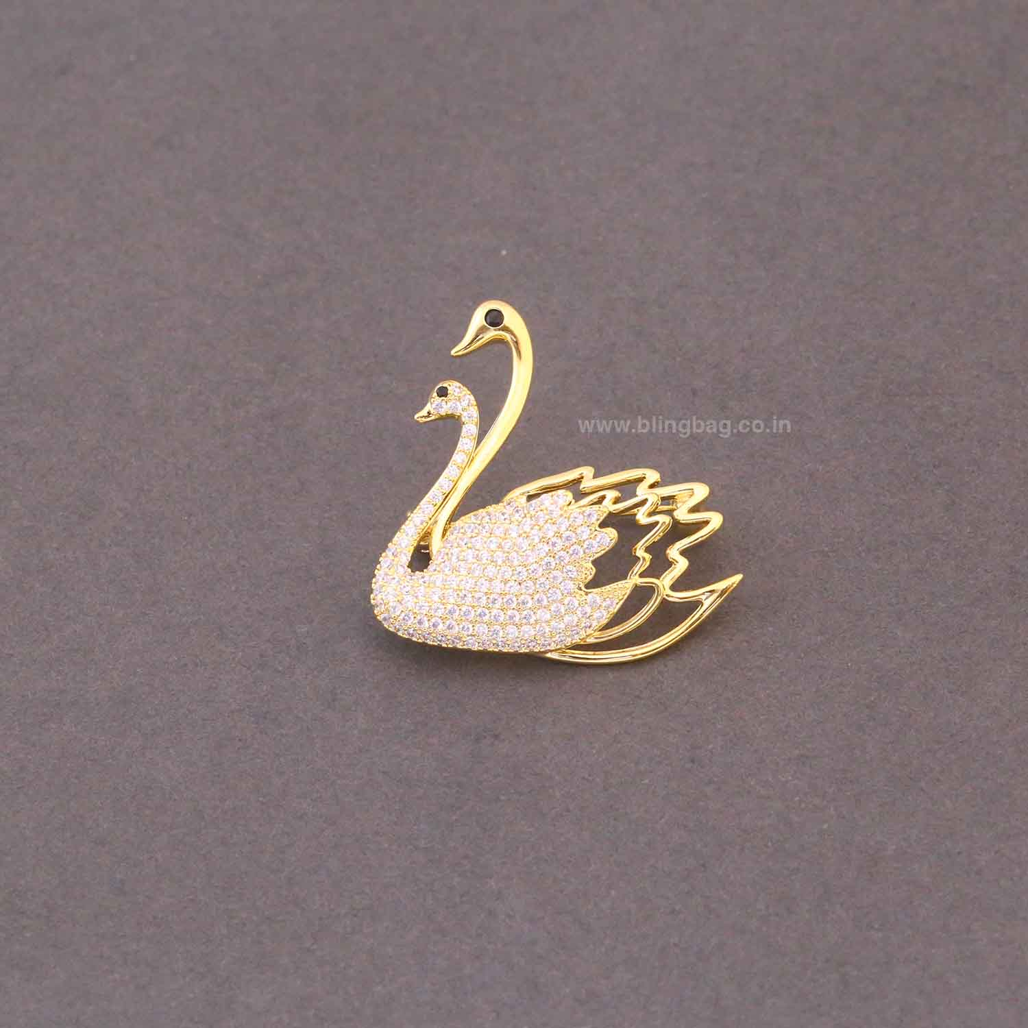 Golden Graceful Duo Brooch - Image 3