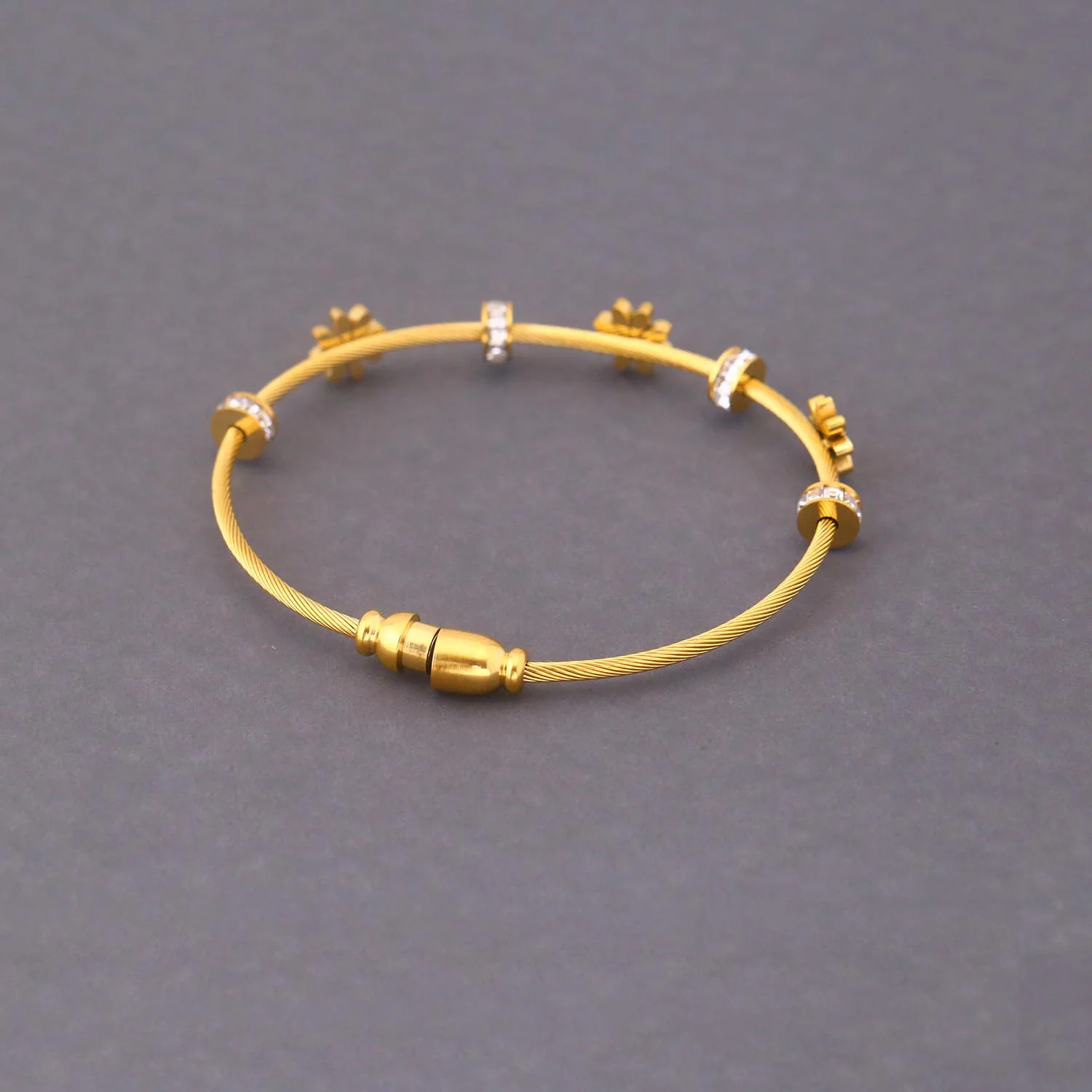 Golden Halle Bracelet - Image 4