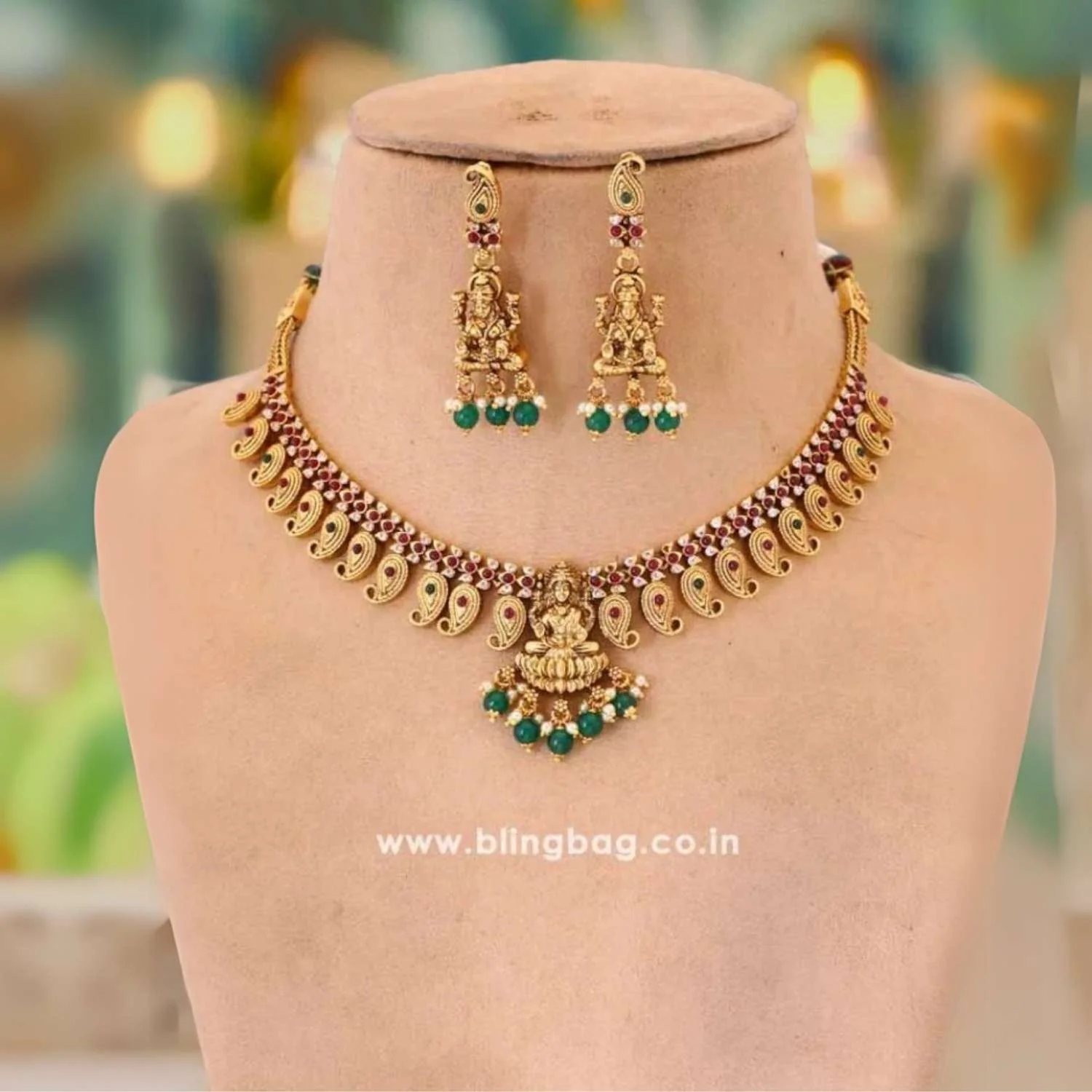 Golden Kanchan Temple Jewellery Set - Image 3