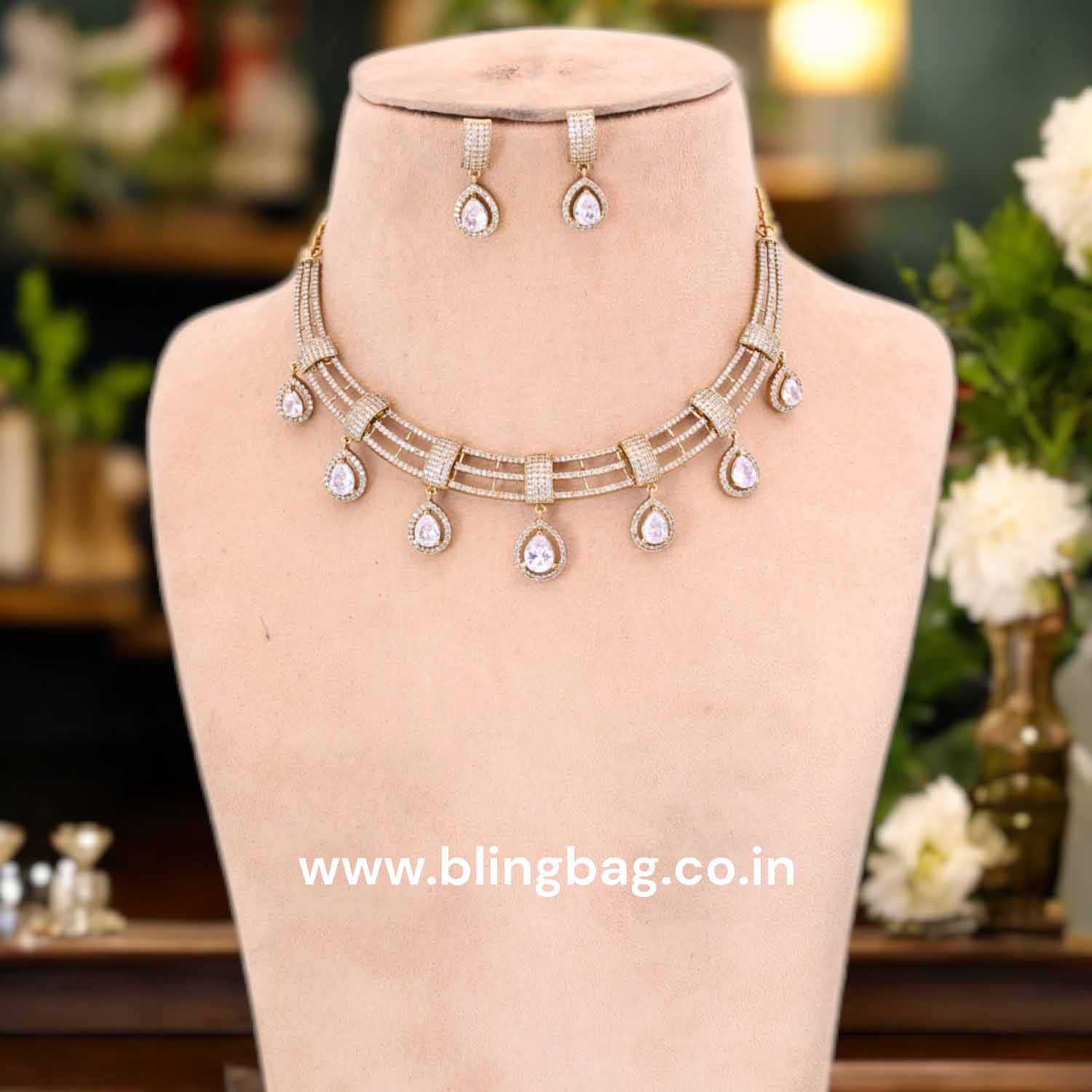Golden Karla Victorian Jewellery Set - New Arrival - Image 2