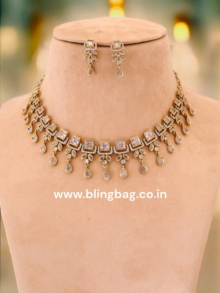 Golden Katarina Victorian Jewellery Set - New Arrival - Image 3
