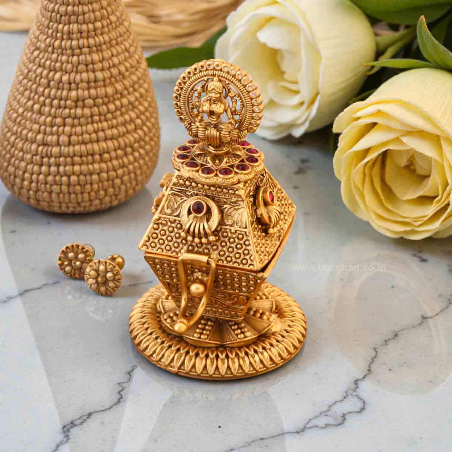 Golden Khiyaal Sindoor Dani