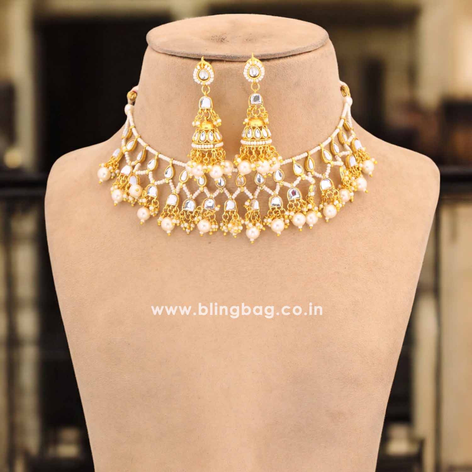 Golden Liora Kundan Jewellery Set - Image 3