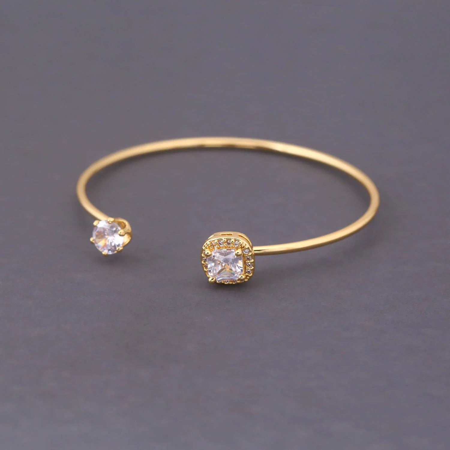 Golden Loa Zirconia Bracelet - Image 3