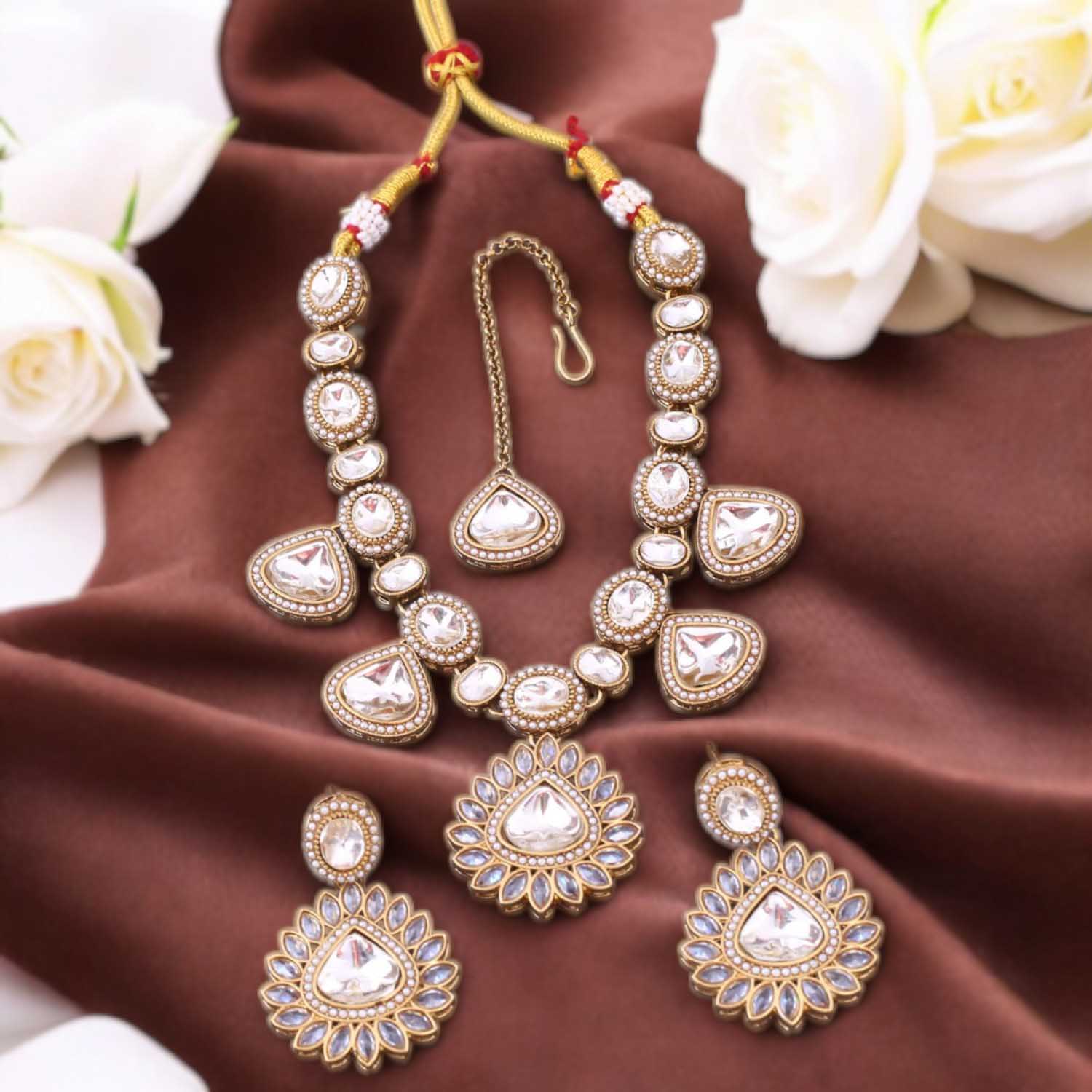 Golden Nimaya Kundan Jewellery Set