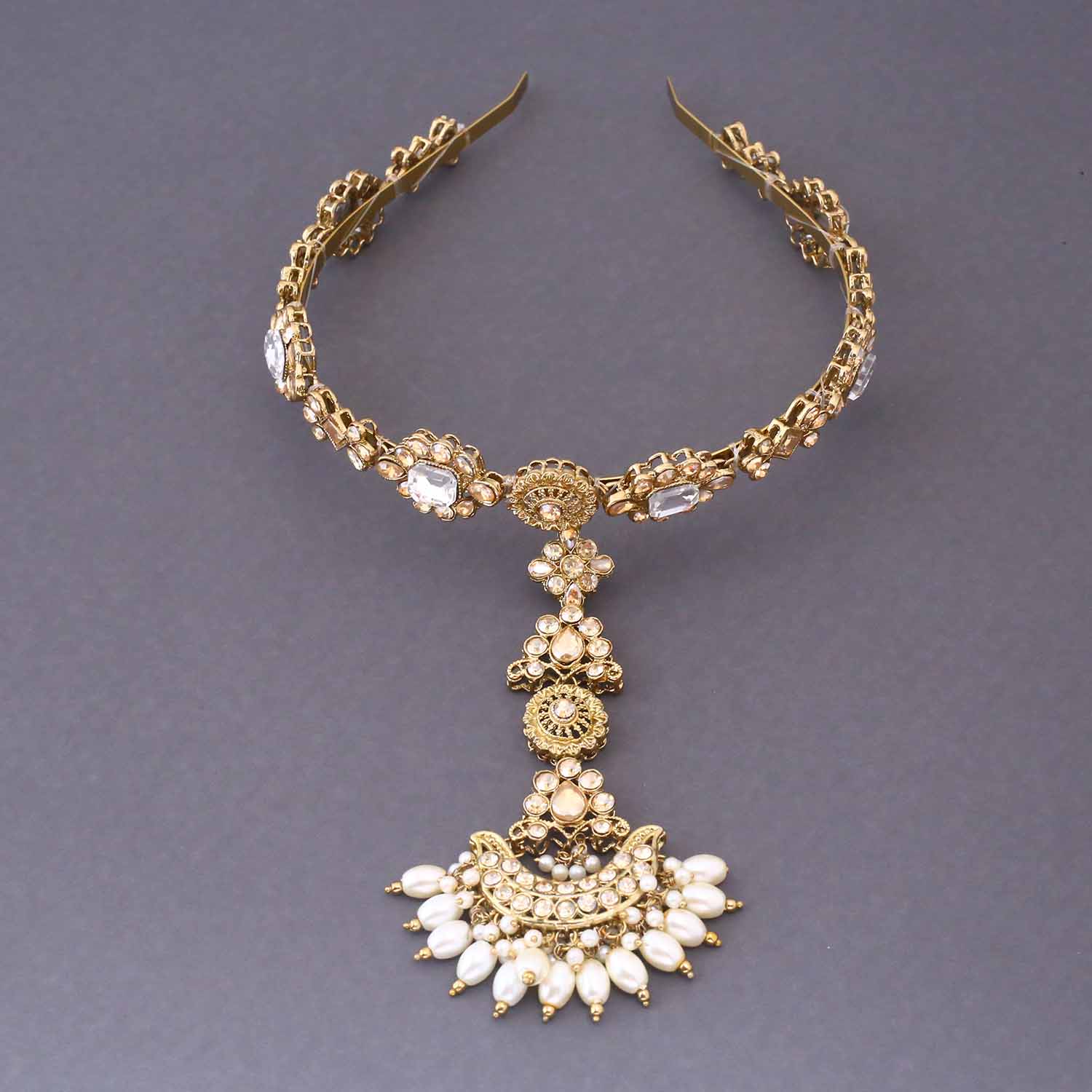 Golden Piyana Hairband With Tikka - Image 3