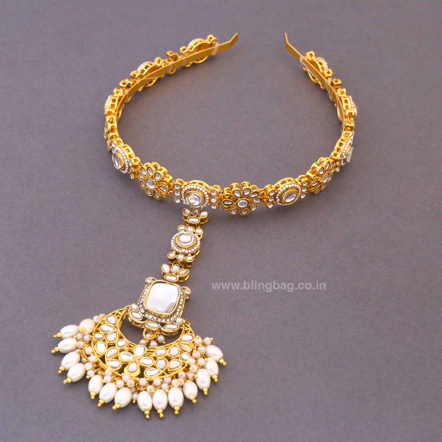 Golden Poonaa Hairband With Tikka - Image 2
