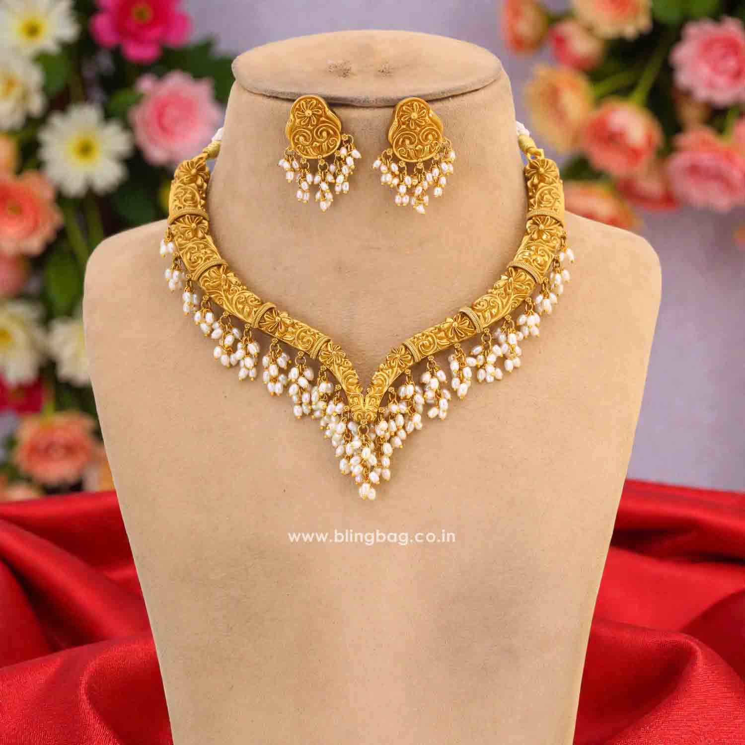 Golden Raahi Hasli Antique Jewellery Set - New Arrival - Image 3